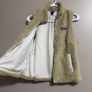 Patagonia Sherpa Beige Fleece Gilet Womens